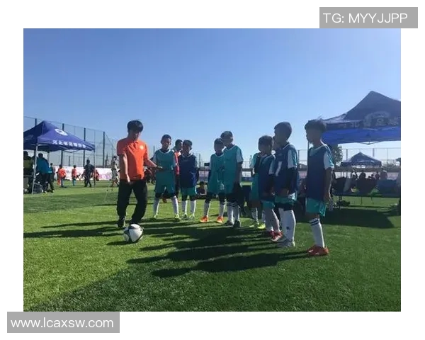 力哥与足球明星同框瞬间回顾展现激情与梦想的完美结合