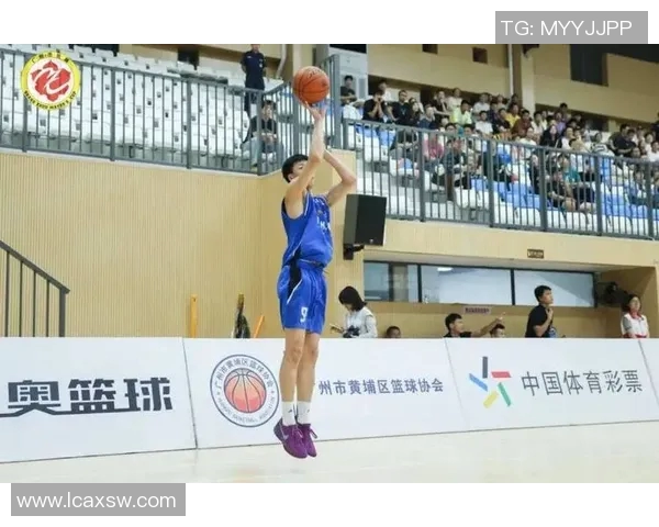 广州篮球队展现强大实力联赛表现令人瞩目与期待